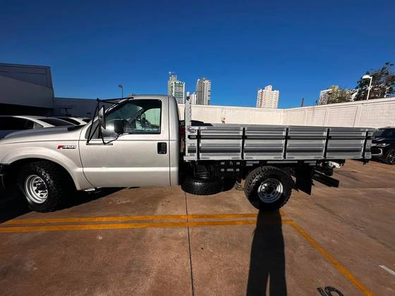 FORD F-350 2.8 TURBO INTERCOOLER DIESEL 2P MANUAL FORD F-350 2.8 TURBO INTERCOOLER DIESEL 2P MANUAL